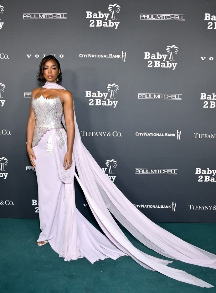 Джессика Альба, Ким Кардашьян и другие звёзды сделали из благотворительного мероприятия гламурную вечеринку: ТОП роскошных платьев Baby2Baby